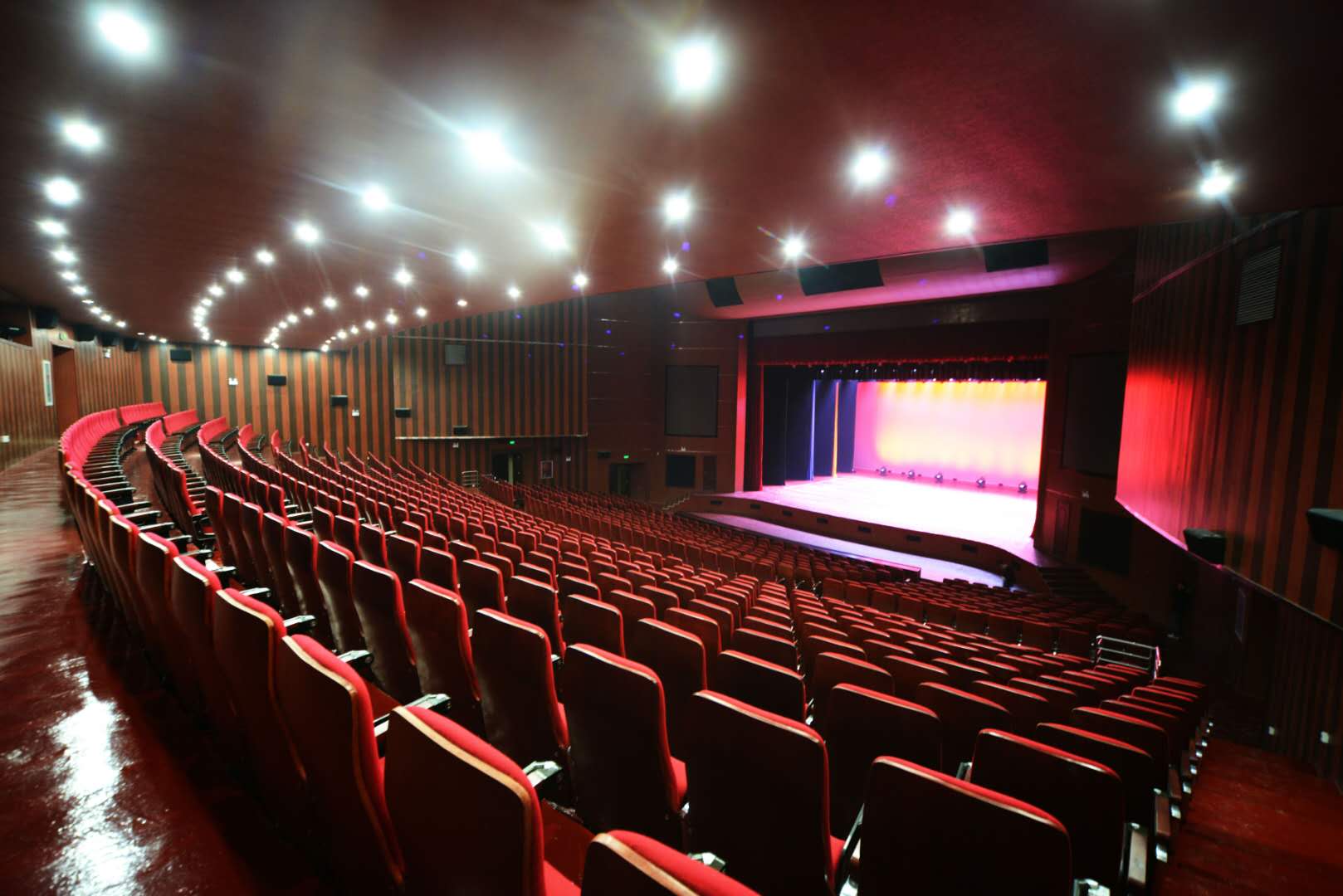 有源音箱在舞台演出中的作用 有源音箱在舞台演出中的作用